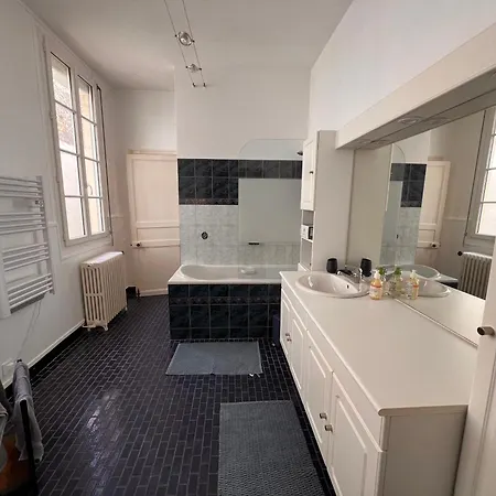 La Colbertine - Charming In Place Colbert